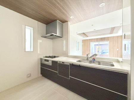 Lb` ƑƂȂAR~jP[V̏