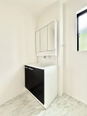 ʑEʏ Ƒ݂Ȃg₷zuł