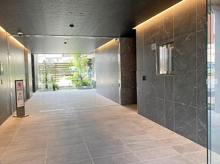 ̑ OρZ܂◈qSn悭}܂BԂ̗]TލLXr[