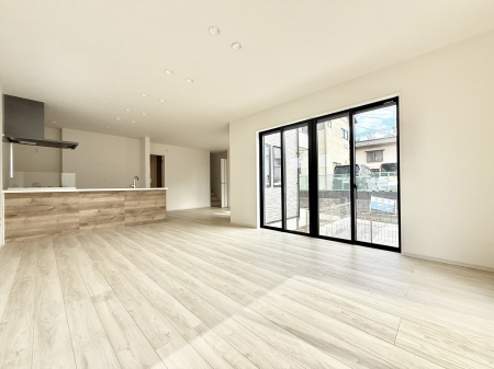 rO 났ƏΊ炪W܂AS܂郊rO