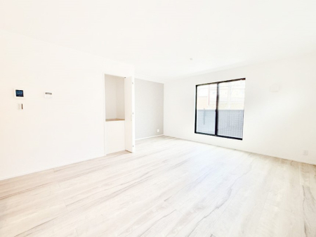 ���r���O ���������S�n�̂����A���z�̃��r���O