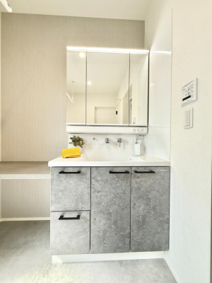 ʑEʏ 邢ʏ͖̎yłႢł