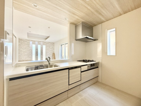 �L�b�`�� ���������y���݂ƐH�ׂ�K����͂���L�b�`��