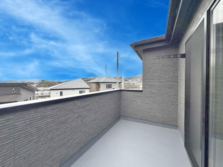 �o���R�j�[ ������ �G�߂̈ڂ낢����������J���I�ȋ�Ԃł�