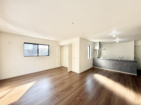 ���r���O ���������R�Ɖ�b�����܂��A�S�n�悢�ЂƂƂ�