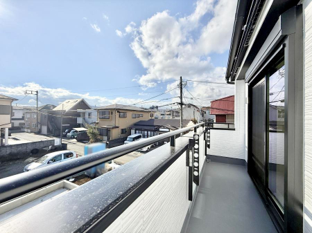 �o���R�j�[ ������ �G�߂̈ڂ낢����������J���I�ȋ�Ԃł�