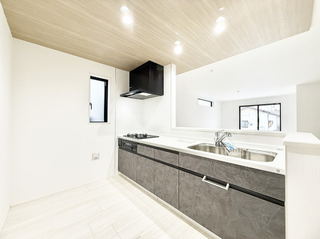 Lb` ƑƂȂAR~jP[V̏