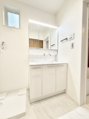 ʑEʏ Ƒ݂Ȃg₷zuł