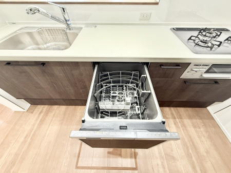 ���̑����� �ݔ�����ԂȂ����I�H����s�J�s�J�Ɏd�グ�Ă���܂�