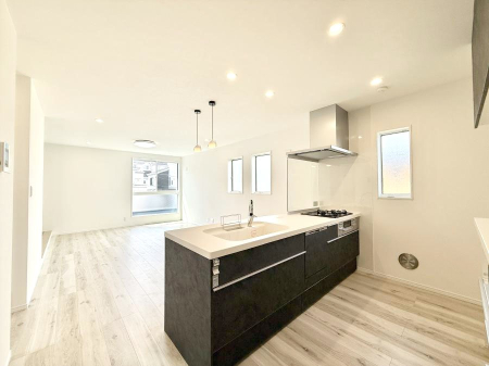 Lb` ƑƂȂAR~jP[V̏