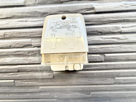 ���̑����� �ݔ������O�ɓd���R���Z���g������΁A�������@�ő���O�ǂ�|������ȂǕ֗��ł��B