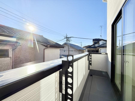 �o���R�j�[ ������ �G�߂̈ڂ낢����������J���I�ȋ�Ԃł�