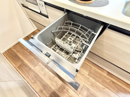 ���̑����� �ݔ�����ԂȂ����I�H����s�J�s�J�Ɏd�グ�Ă���܂�