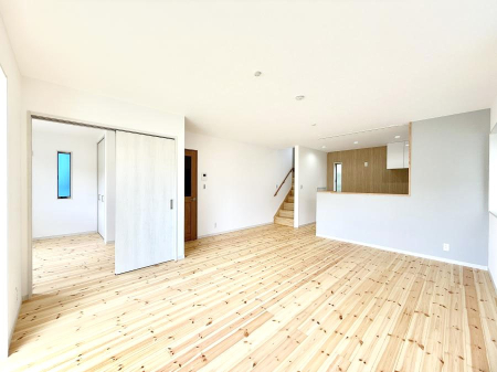 ���r���O ���������났�ƏΊ炪�W�܂�A�S���܂郊�r���O