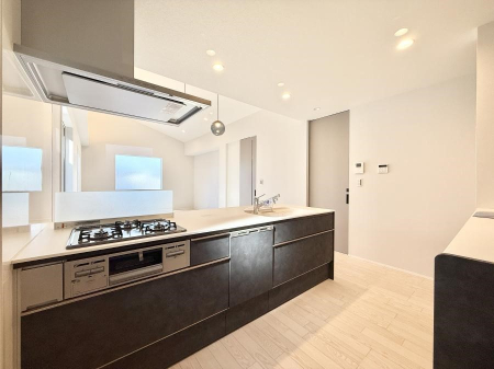 �L�b�`�� �������Ƒ��ƂȂ���A�R�~���j�P�[�V�����̏�