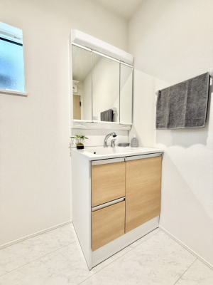 ʑEʏ Ƒ݂Ȃg₷zuł