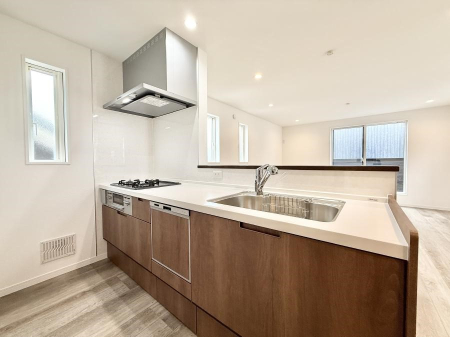 �L�b�`�� �������V���v���Ŕ������S�n�悢���Ԃ𐶂ރL�b�`�����