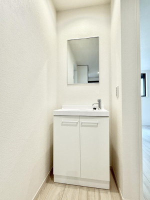 ʑEʏ Ƒ݂Ȃg₷zuł