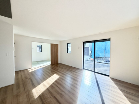 ���r���O ���������S�n�̂����A���z�̃��r���O