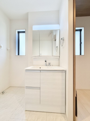 ʑEʏ 邢ʏ͖̎yłႢł