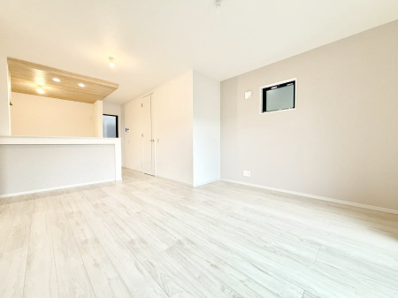 ���r���O ���������S�n�̂����A���z�̃��r���O