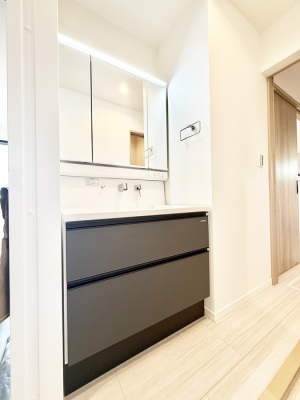 ʑEʏ 邢ʏ͖̎yłႢł