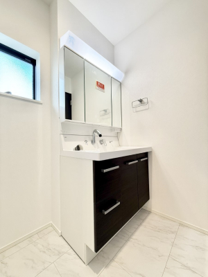 ʑEʏ 邢ʏ͖̎yłႢł