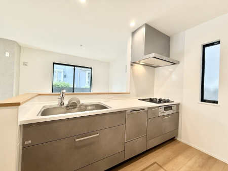 Lb` ƑƂȂAR~jP[V̏