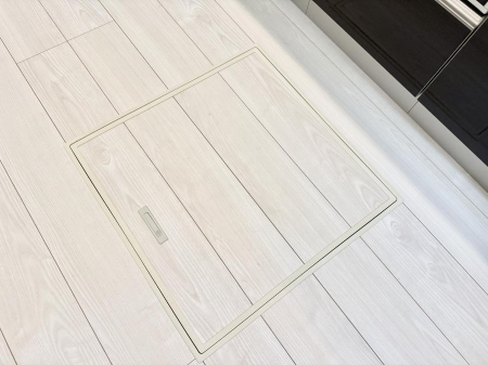 ̑ ݔBꂽ[Xy[XŉƑŜXbL