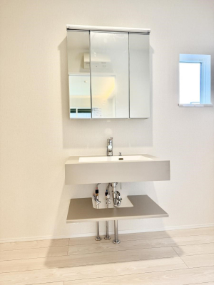 ʑEʏ 邢ʏ͖̎yłႢł