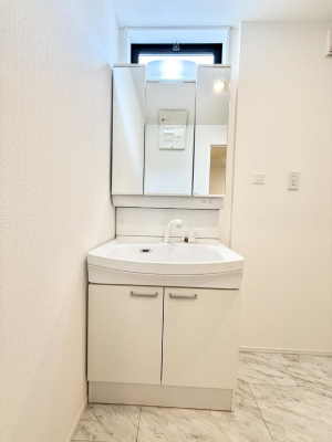 ʑEʏ Ƒ݂Ȃg₷zuł