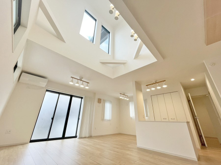 rO ܂ŃJtF̂悤ȁAꂽJ