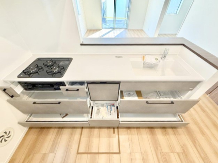 �L�b�`�� �����������������Ԃ����܂��A�Ί炠�ӂ��L�b�`��