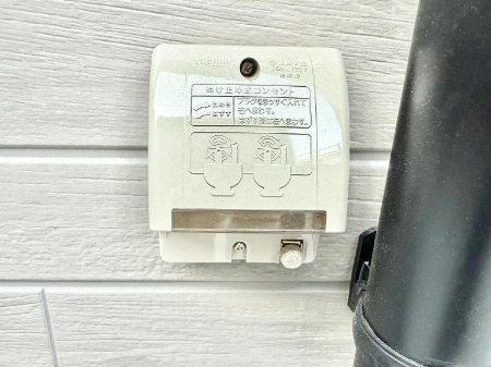 ���̑����� �ݔ������O�ɓd���R���Z���g������΁A�������@�ő���O�ǂ�|������ȂǕ֗��ł��B