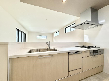 Lb` ƑƂȂAR~jP[V̏