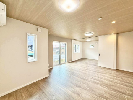 ���r���O ���������S�n�̂����A���z�̃��r���O