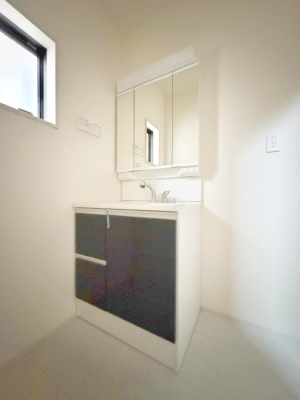 ʑEʏ Ƒ݂Ȃg₷zuł