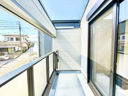 �o���R�j�[ ������ �G�߂̈ڂ낢����������J���I�ȋ�Ԃł�