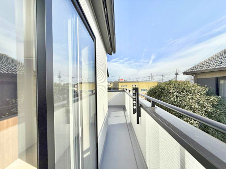 �o���R�j�[ ������ �G�߂̈ڂ낢����������J���I�ȋ�Ԃł�