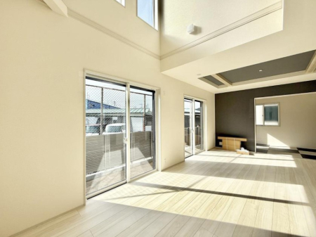 ���r���O ���������C�ɓ���̏ꏊ�ŁA�̂�т�Ƃ������Ԃ�