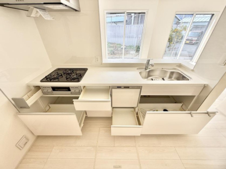 �L�b�`�� �������Ƒ����J��[�߂�A������̂���L�b�`��