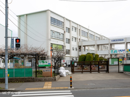 ӊ wZ 900m s߂䒆wZ