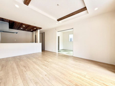 ���r���O ���������S�n�̂����A���z�̃��r���O