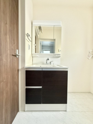 ʑEʏ 邢ʏ͖̎yłႢł