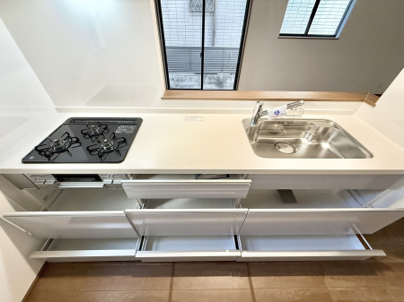 �L�b�`�� �������Ƒ����J��[�߂�A������̂���L�b�`��