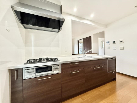 �L�b�`�� ��������b���[�܂�ΖʃL�b�`���I�Ƒ��Ƃ̉�b���͂��݂܂�  