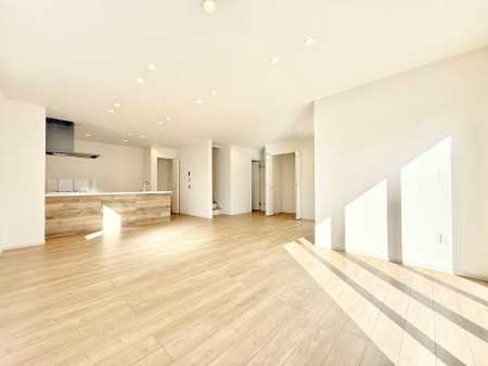 ���r���O ���������났�ƏΊ炪�W�܂�A�S���܂郊�r���O