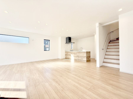 ���r���O ���������S�n�̂����A���z�̃��r���O