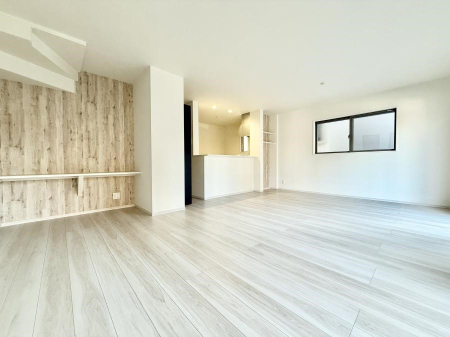 ���r���O ����