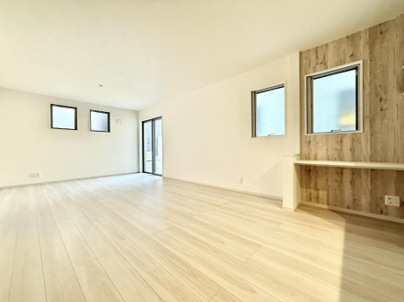 ���r���O ����